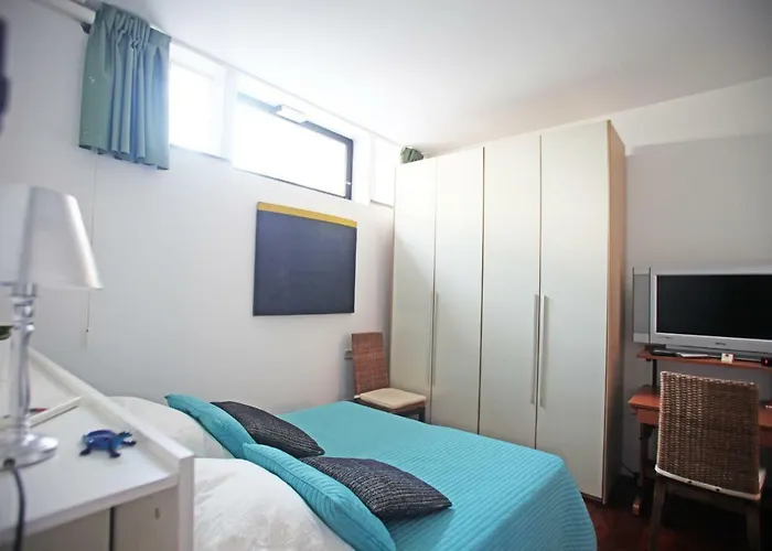 Alojamento de Acomodação e Pequeno-almoço Residenza L'isola 3*